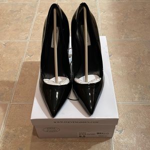 Steve Madden women’s stiletto pumps in size 9 1/2 M, color is black patent